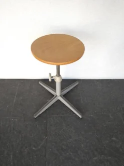 Friso Kramer Voor Ahrend De Cirkel Kruk -Cozy Seats Store 05bbd77f e2df 40fc aca3 2d18267bad82