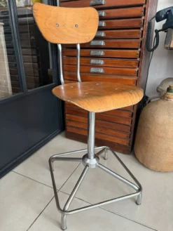 Old Industrial Workshop Chair -Cozy Seats Store 07108a87 e338 4d3a 8035 c5a34880e1b4