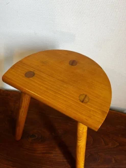 Elm Tripod Stool -Cozy Seats Store 10fc687f 9152 4256 9730 cfca4669cacf