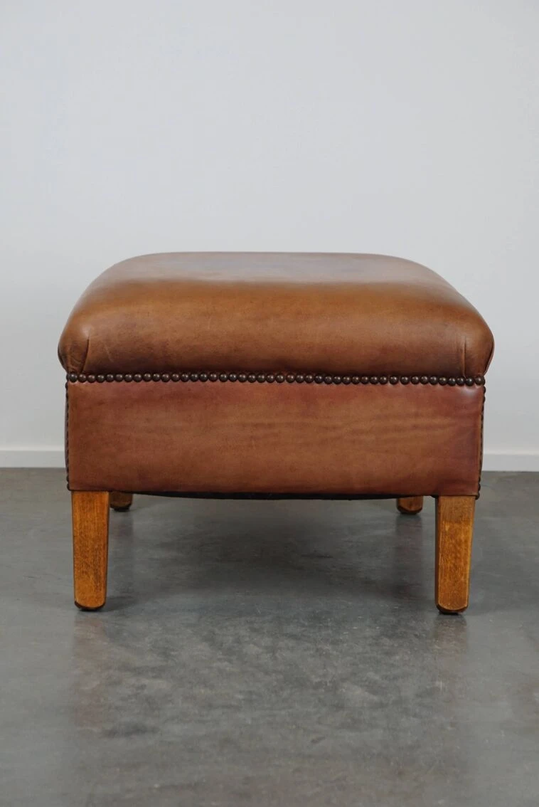 English-style Leather Ottoman In Cognac-colored Leather 3 English-style Leather Ottoman In Cognac-colored Leather - Image 3