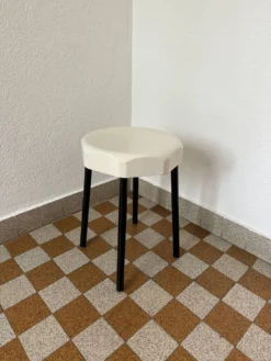 White Bakelite Nut Stool 60s/70s -Cozy Seats Store 333cd491 93f7 4816 96d3 19f999f9e83d
