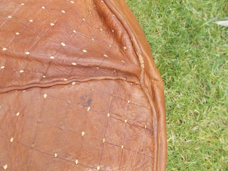 Large Vintage Moroccan Leather Pouf 1 Large Vintage Moroccan Leather Pouf