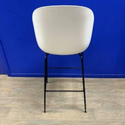 Beetle Stool 75cm White / Black - Gubi -Cozy Seats Store 440a8fc2 00d0 4b48 bea7 3c0175f193cc