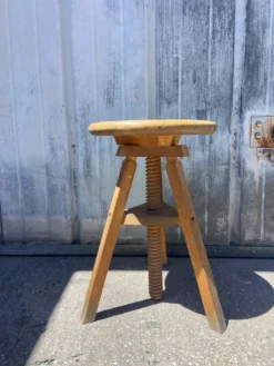 Vintage Screw Stool -Cozy Seats Store 46eb0236 8bc4 4c47 ac77 28b253fdbad1
