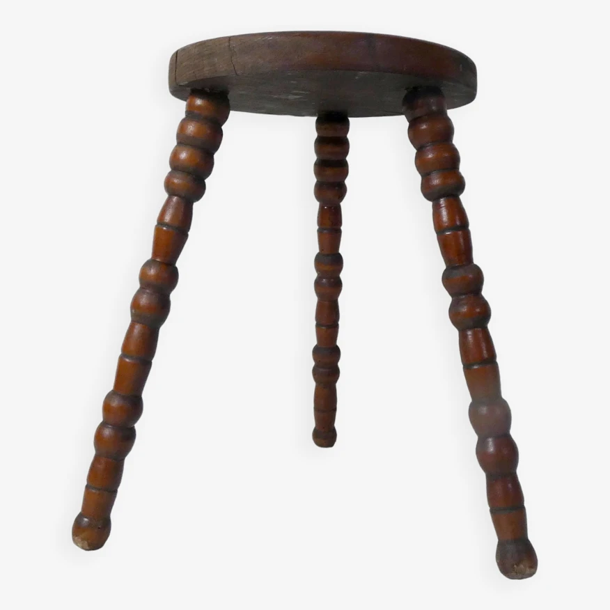 Old Tripod Stool In Beaded Wood For Plants 1 Old Tripod Stool In Beaded Wood For Plants