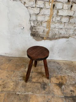 Brutalist Oak Stool, France, 20th Century 13 Brutalist Oak Stool, France, 20th Century -Cozy Seats Store 572a0acd 28d8 4180 ada4 fac85ae3f186