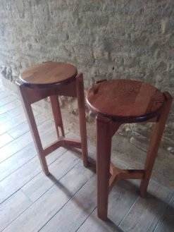 Pine Tripod Bar Stool