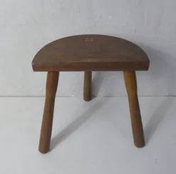 Old Milking Bench Half-moon Tripod Stool -Cozy Seats Store 5fe0d2ab 8b95 4870 95fc ff18dad71815