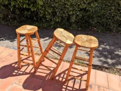 Set Of 3 High “modernist” Straw Stools Vintage 1950s -Cozy Seats Store 6951de2a 3996 4980 bef5 b7d7c422e028