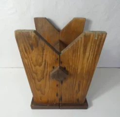 Solid Wood End Table 26 Solid Wood End Table -Cozy Seats Store 7b9cdff1 86af 4acc 8255 196b0d2826ab