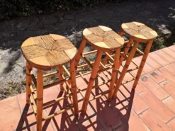 Set Of 3 High “modernist” Straw Stools Vintage 1950s -Cozy Seats Store 82b014c4 b5d8 4d3d 96c5 76b351011653