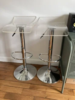 Vintage 70s Space Age Style Bar Stools - Chrome Metal, Transparent Seat -Cozy Seats Store 964b7da4 9158 4d98 be18 9b319905da6e