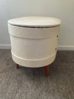 Vintage Chest Pouf From The 60s -Cozy Seats Store a1169cd1 4734 49db a4cc b8a27e0ca194