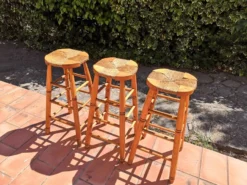 Set Of 3 High “modernist” Straw Stools Vintage 1950s -Cozy Seats Store ad7cf62c 38d3 4709 ab22 367d2f2594aa