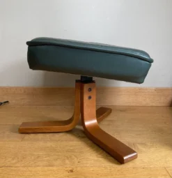 Scandinavian Footrest In Leather, 20th Century -Cozy Seats Store b1de3cb1 205e 4446 965e e5a8824708d9