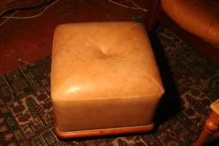 Cube Pouf In Light Brown Leather -Cozy Seats Store b6ae2541 2d63 4a8f 9d2a b1edb73f742d