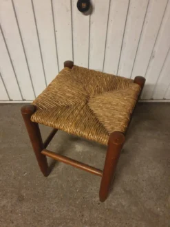 Mid-Century Vintage Stool -Cozy Seats Store cf986ea5 7a63 4c99 88a0 e70396cb15a0
