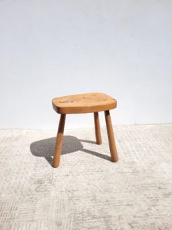 Old Tripod Country Stool -Cozy Seats Store df8fac55 7b44 47f1 9479 4e154d637d6b