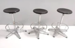 Vintage Black Plastic And Chromed Metal Revolving And Adjustable Stool, Italy -Cozy Seats Store e9186239 2b15 4d40 8f63 8f39e0ed67dd
