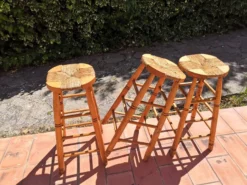 Set Of 3 High “modernist” Straw Stools Vintage 1950s -Cozy Seats Store f6066c3b 293e 4de7 9f5b 780a64236707