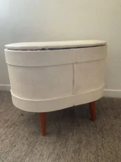Vintage Chest Pouf From The 60s -Cozy Seats Store f8e2fb14 9211 4757 bc26 f4ce66721362